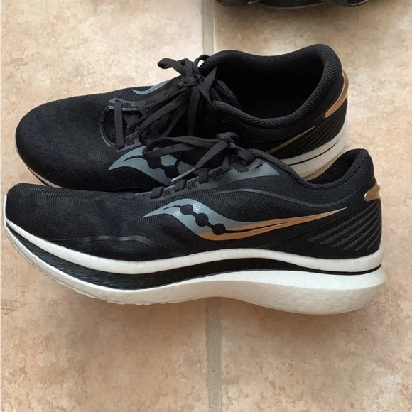 Saucony shoes - Picture 2 of 5